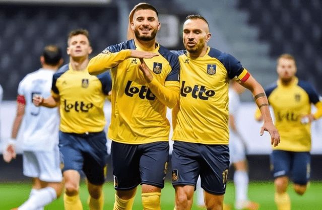 他们通过深 他们通过深